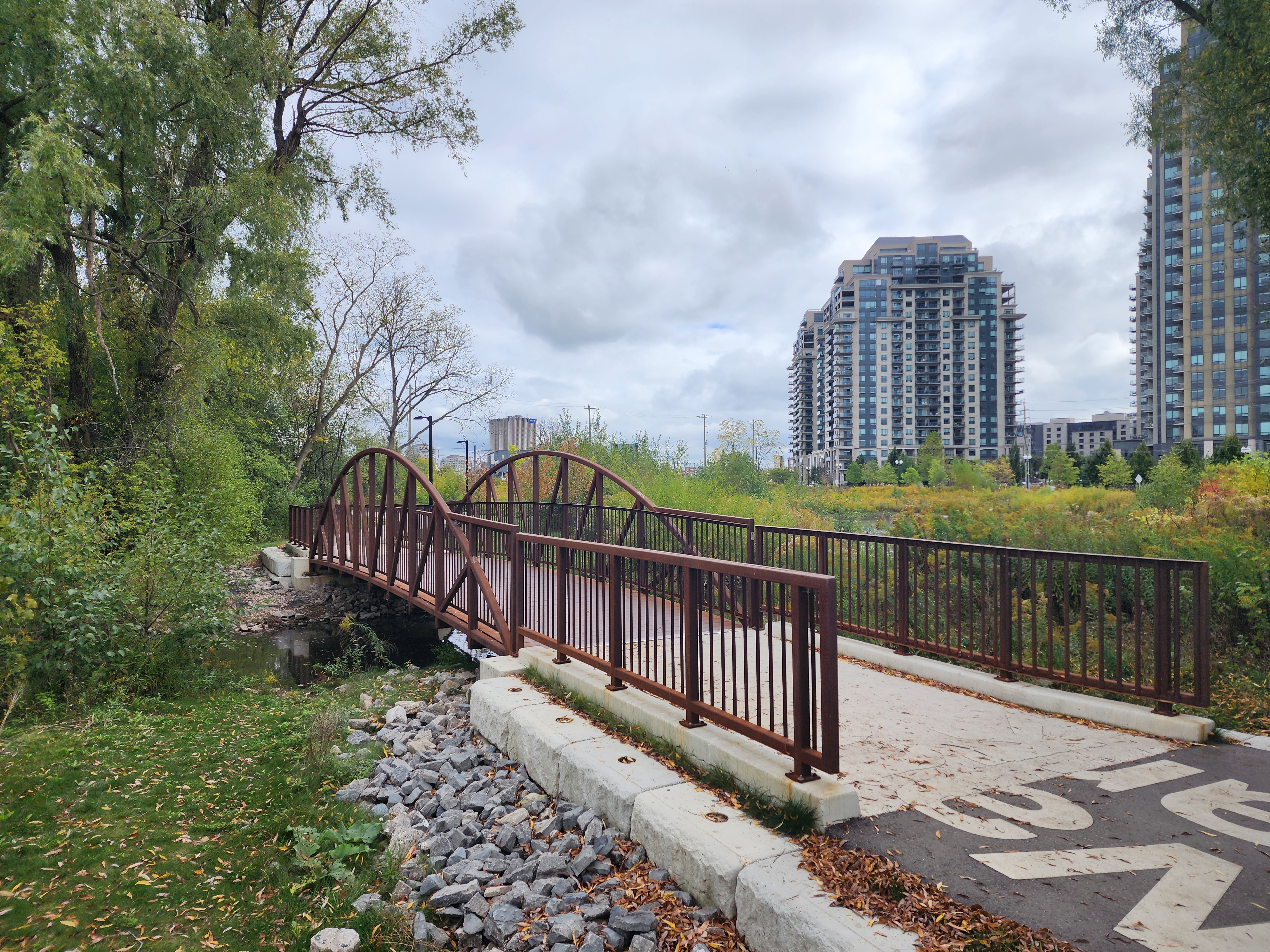 Waterloo Park pedestrian bridge built by Coyote Bridges